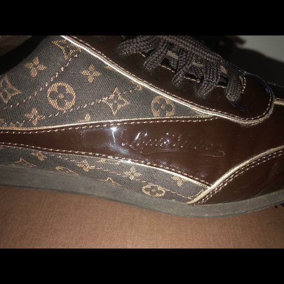 Louis Vuitton Sneakers Size 8 - Picture 9 of 10